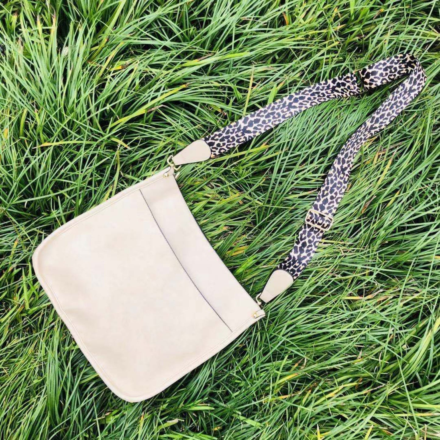 "Jillian" Premium Vegan Leather Crossbody Handbag - Tan